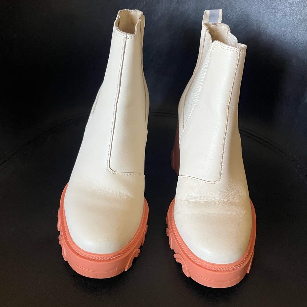 SOREL Chunky Heeled Boots